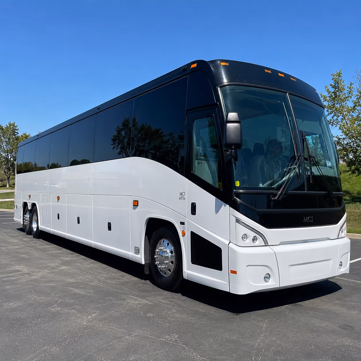 bus rental options for lake elsinore trips