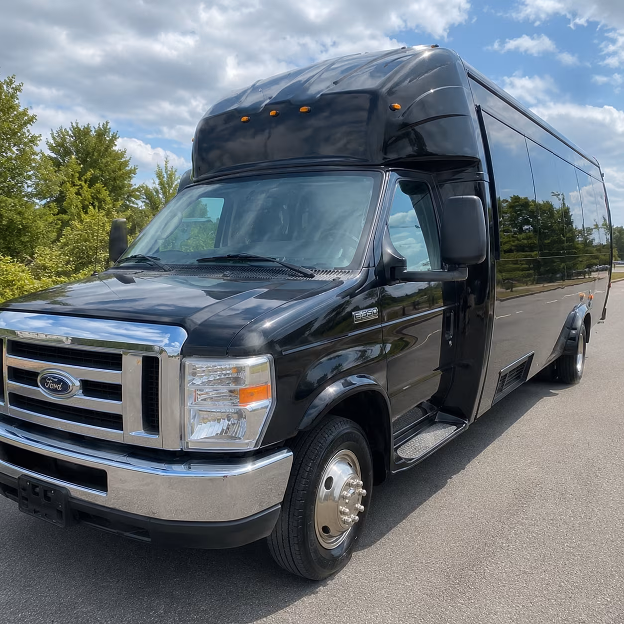 party buses for birthday and bachelorette concert nights out of lake elsinore